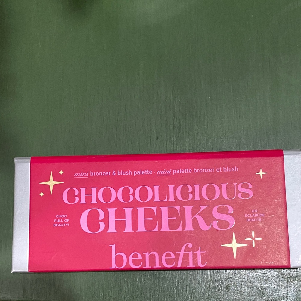 Benefit Chocolicious Cheeks Pallete